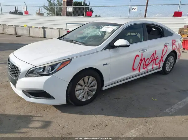 KMHE24L33HA063754 2017 HYUNDAI SONATA - Image 2