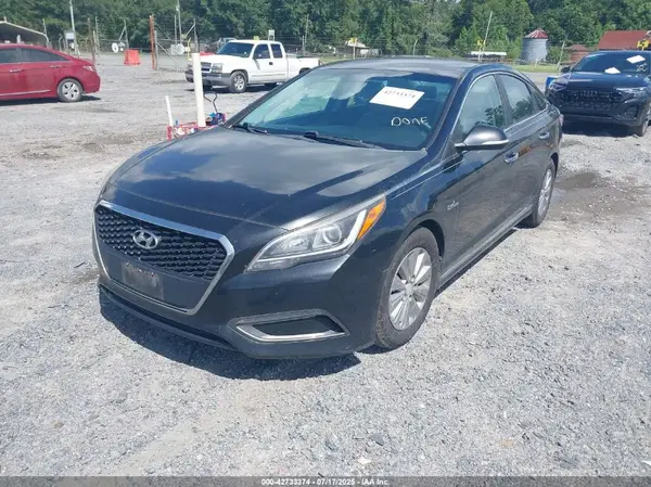 KMHE24L33HA064256 2017 HYUNDAI SONATA - Image 2