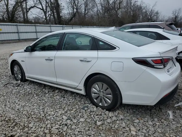 KMHE24L33HA065424 2017 HYUNDAI SONATA - Image 2
