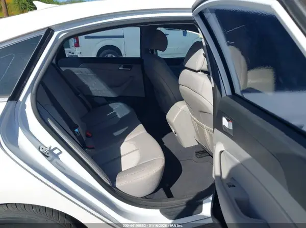 KMHE24L33HA066878 2017 HYUNDAI SONATA - Image 8