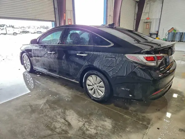 KMHE24L33HA067674 2017 HYUNDAI SONATA - Image 2