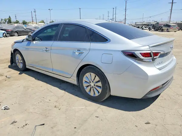 KMHE24L33HA070865 2017 HYUNDAI SONATA - Image 2