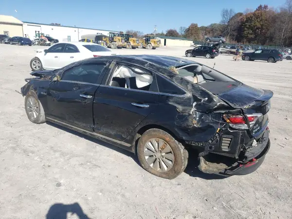 KMHE24L33HA071322 2017 HYUNDAI SONATA - Image 2