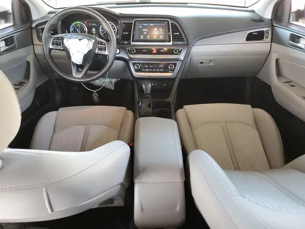 KMHE24L33JA080107 2018 HYUNDAI SONATA - Image 8