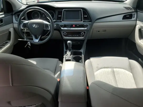 KMHE24L33JA080205 2018 HYUNDAI SONATA - Image 8