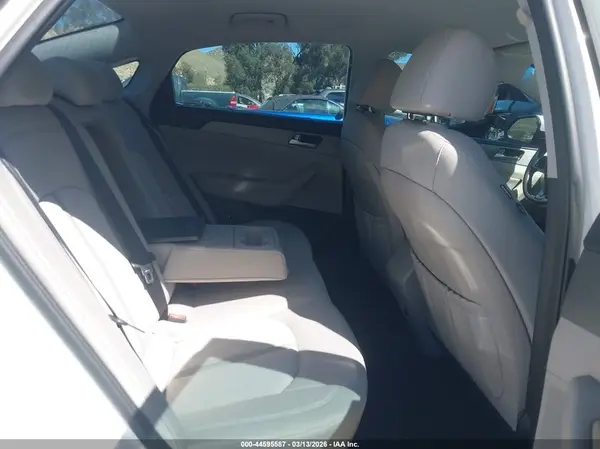 KMHE24L33JA080978 2018 HYUNDAI SONATA - Image 8