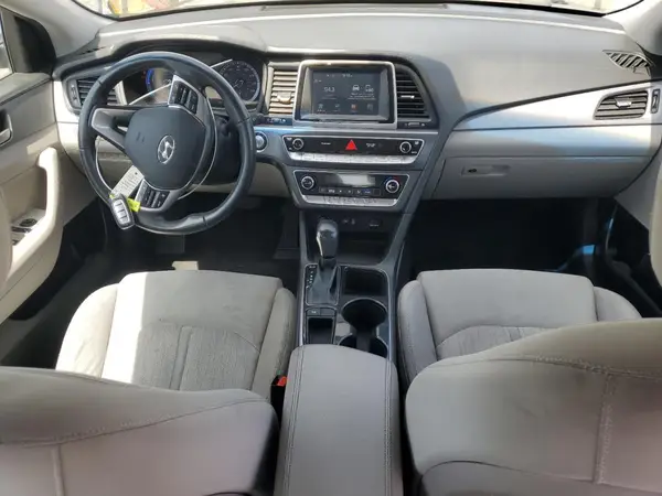 KMHE24L33KA085051 2019 HYUNDAI SONATA - Image 8