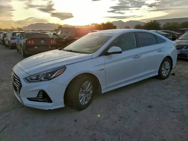 KMHE24L33KA088225 2019 HYUNDAI SONATA - Image 1