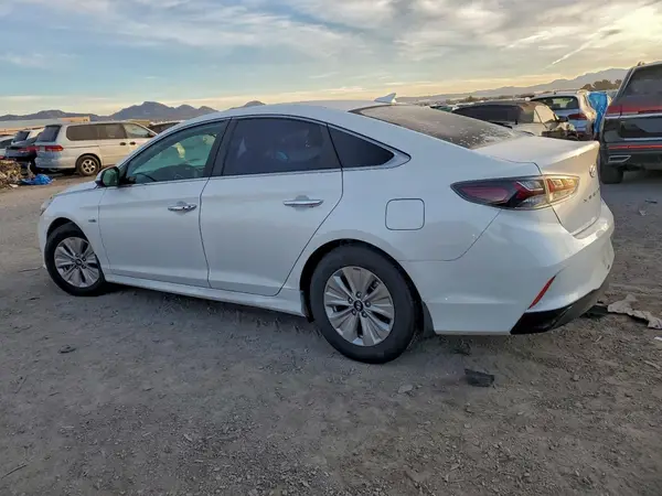 KMHE24L33KA088225 2019 HYUNDAI SONATA - Image 2