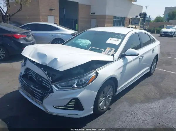 KMHE24L33KA088774 2019 HYUNDAI SONATA - Image 2