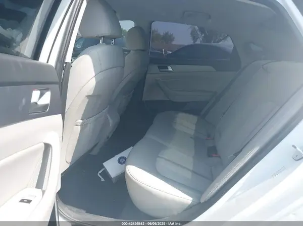 KMHE24L33KA088774 2019 HYUNDAI SONATA - Image 8