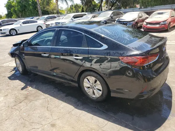 KMHE24L33KA091576 2019 HYUNDAI SONATA - Image 2