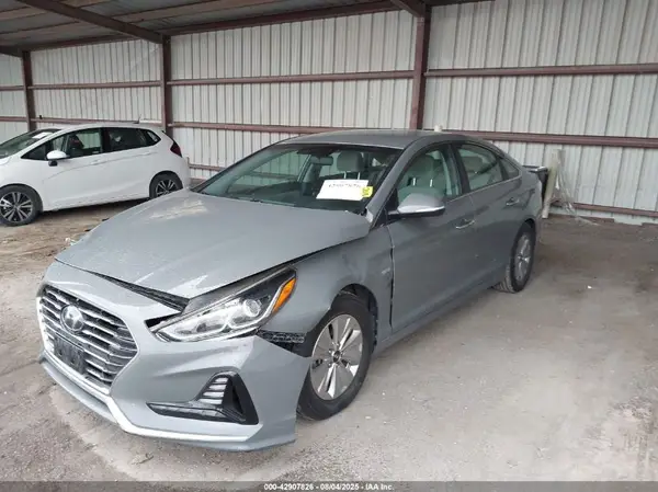 KMHE24L33KA093506 2019 HYUNDAI SONATA - Image 2