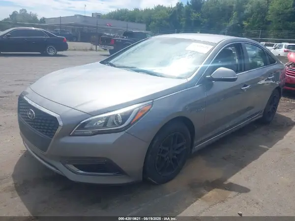 KMHE24L34HA062239 2017 HYUNDAI SONATA - Image 2