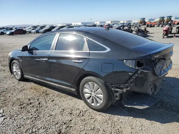 KMHE24L34HA063018 2017 HYUNDAI SONATA - Image 2