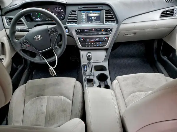 KMHE24L34HA069028 2017 HYUNDAI SONATA - Image 8