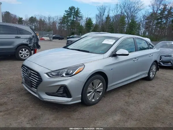 KMHE24L34JA079581 2018 HYUNDAI SONATA - Image 2