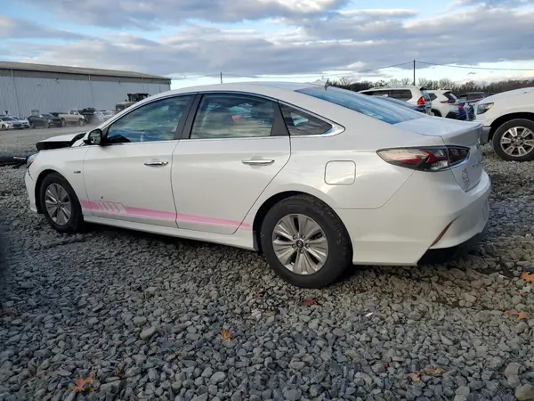 KMHE24L34KA091800 2019 HYUNDAI SONATA - Image 2