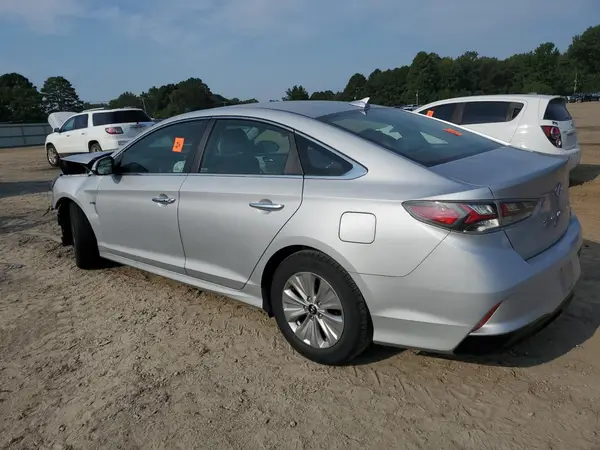 KMHE24L34KA093921 2019 HYUNDAI SONATA - Image 2