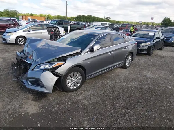 KMHE24L35HA064257 2017 HYUNDAI SONATA - Image 2