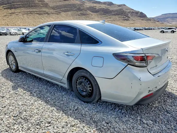 KMHE24L35HA064937 2017 HYUNDAI SONATA - Image 2