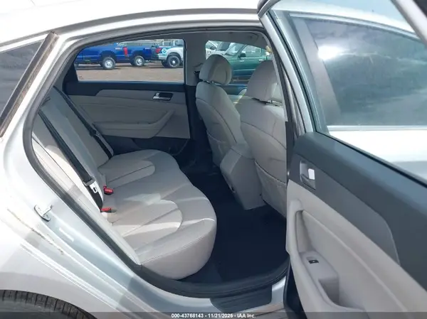 KMHE24L35HA065358 2017 HYUNDAI SONATA - Image 8