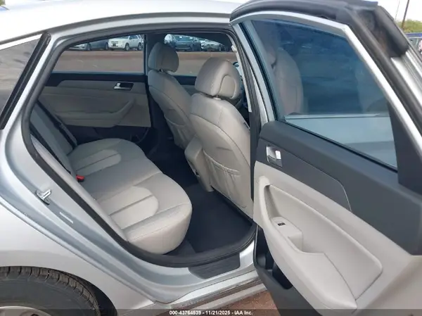 KMHE24L35HA066607 2017 HYUNDAI SONATA - Image 8