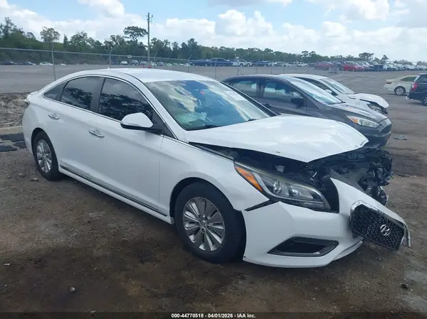 KMHE24L35HA066669 2017 HYUNDAI SONATA - Image 1