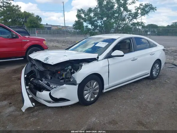KMHE24L35HA066669 2017 HYUNDAI SONATA - Image 2