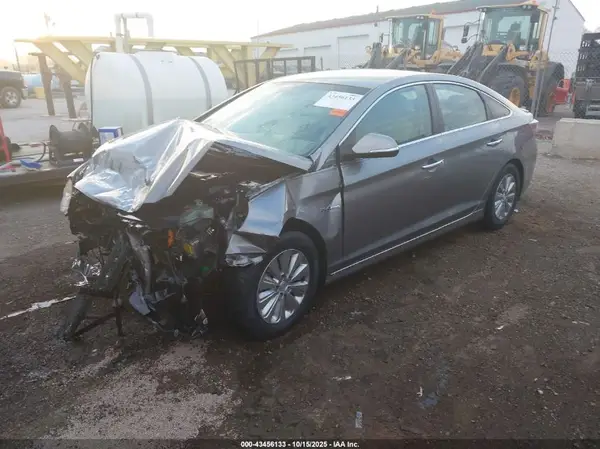 KMHE24L35HA066784 2017 HYUNDAI SONATA - Image 2