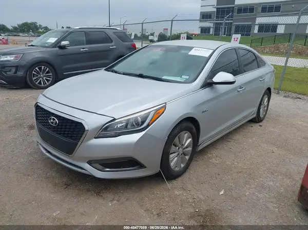 KMHE24L35HA070866 2017 HYUNDAI SONATA - Image 2
