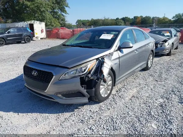 KMHE24L35HA071340 2017 HYUNDAI SONATA - Image 2