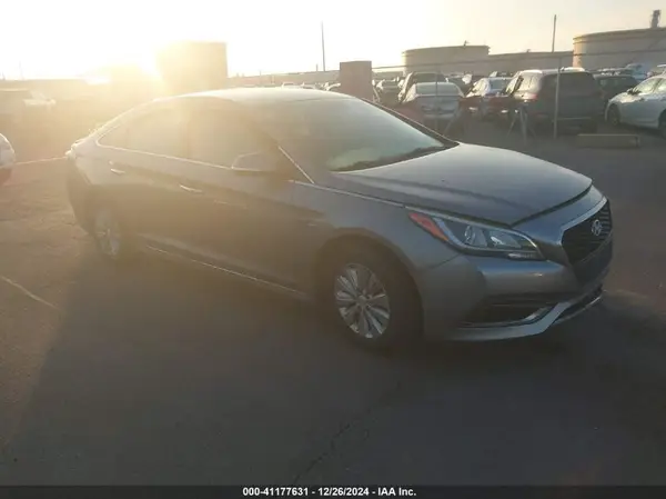 KMHE24L35HA074609 2017 HYUNDAI SONATA - Image 1