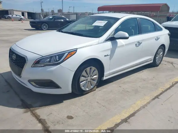 KMHE24L35HA075551 2017 HYUNDAI SONATA - Image 2