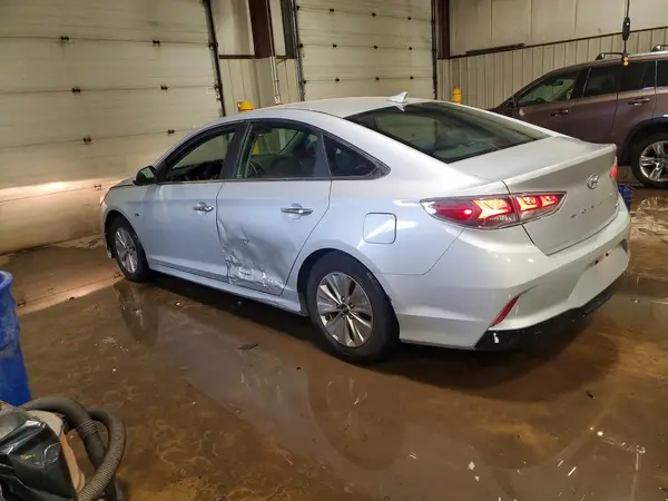 KMHE24L35JA079198 2018 HYUNDAI SONATA - Image 2