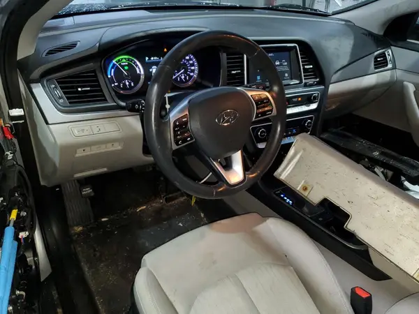 KMHE24L35JA081369 2018 HYUNDAI SONATA - Image 8