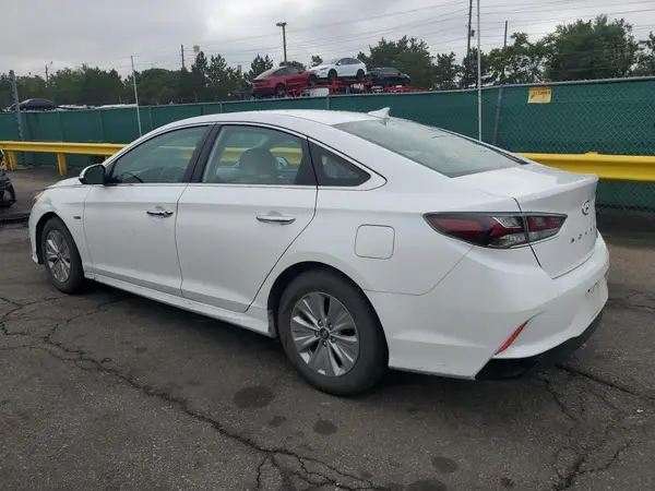 KMHE24L35KA085049 2019 HYUNDAI SONATA - Image 2