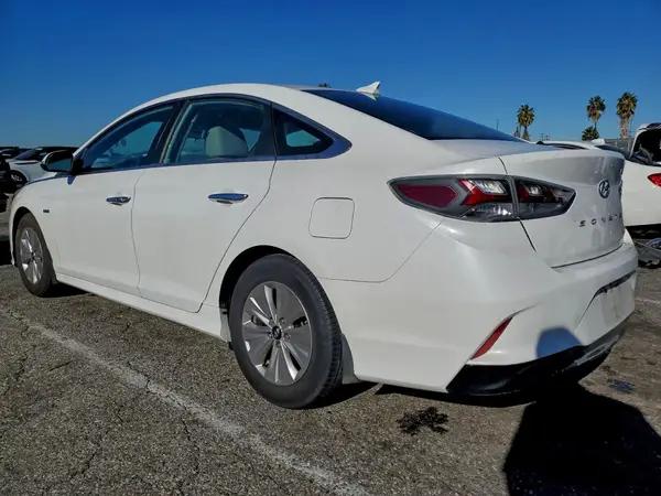 KMHE24L35KA089473 2019 HYUNDAI SONATA - Image 2