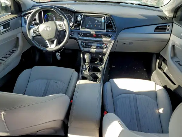 KMHE24L35KA089473 2019 HYUNDAI SONATA - Image 8