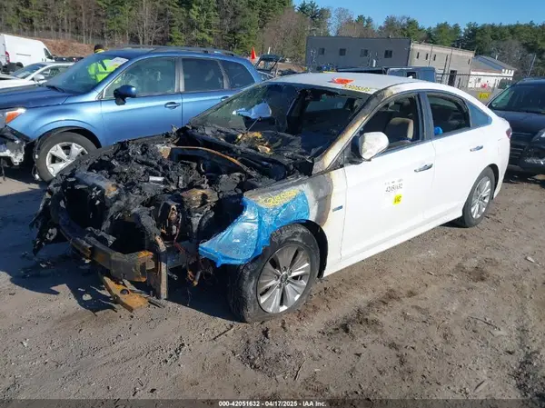 KMHE24L35KA091692 2019 HYUNDAI SONATA - Image 2