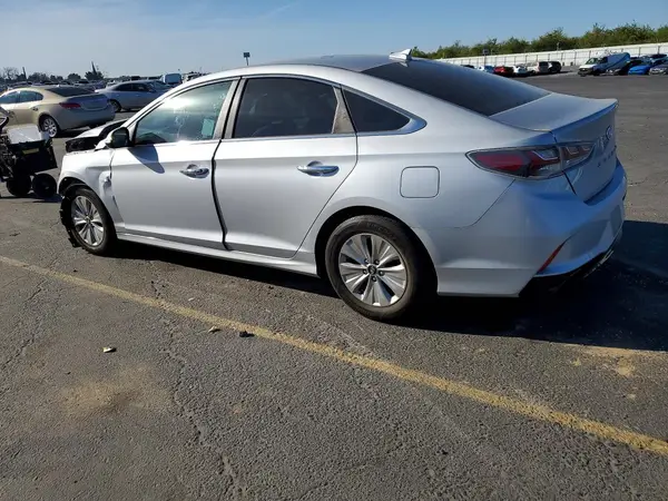 KMHE24L35KA092194 2019 HYUNDAI SONATA - Image 2
