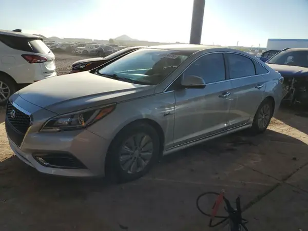 KMHE24L36HA061285 2017 HYUNDAI SONATA - Image 1