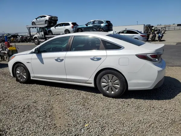 KMHE24L36HA061335 2017 HYUNDAI SONATA - Image 2