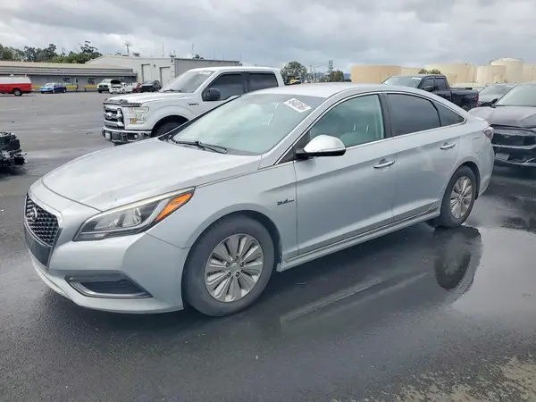 KMHE24L36HA063411 2017 HYUNDAI SONATA - Image 1