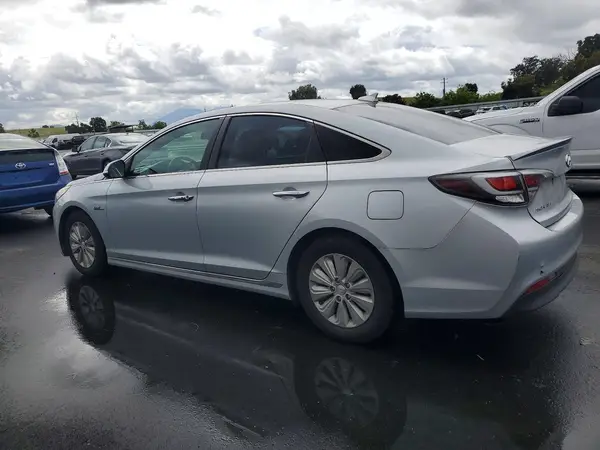 KMHE24L36HA063411 2017 HYUNDAI SONATA - Image 2