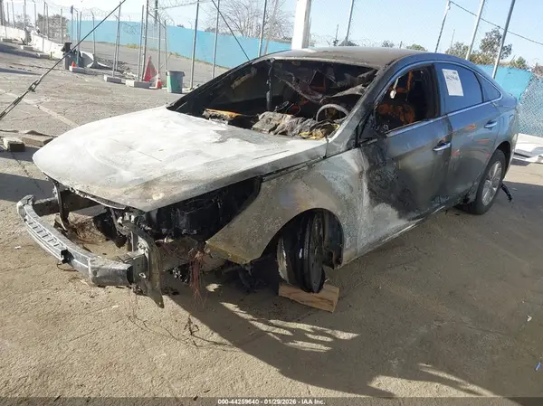 KMHE24L36HA064414 2017 HYUNDAI SONATA - Image 2