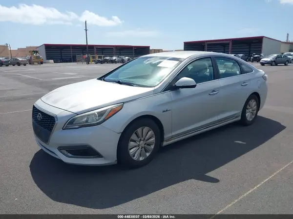KMHE24L36HA065370 2017 HYUNDAI SONATA - Image 2