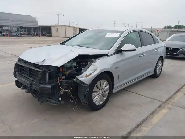 KMHE24L36HA072710 2017 HYUNDAI SONATA - Image 2