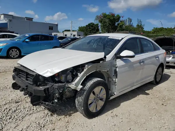 KMHE24L36JA078447 2018 HYUNDAI SONATA - Image 1
