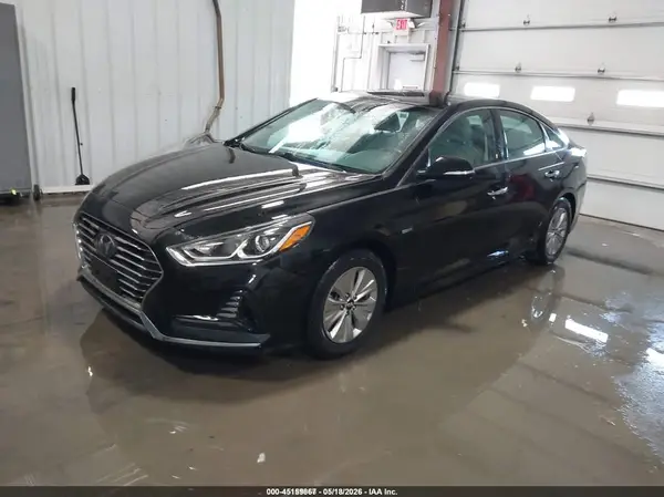 KMHE24L36JA083745 2018 HYUNDAI SONATA - Image 2